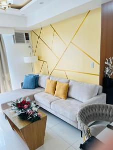CYLOS PLACE Manhattan CUBAO 2BR WITH BALCONY