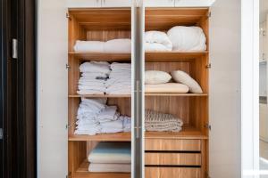 Ultra Luxe Estate With Pool and Stunning 360 LA Views