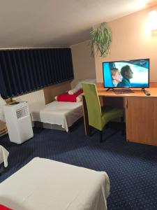 ZAJAZD ALBATROS Rzeszów POKOJE DOMKI APARTAMENTY SPA