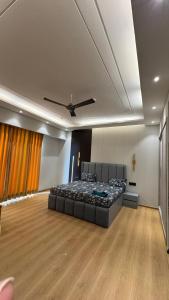 Galaxy blue sapphire plaza