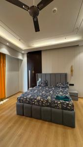 Galaxy blue sapphire plaza