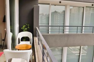 HOM I Wifi Piscina Parking Cowork Metro Almagro