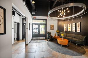 The 333 Suites - For 24 Guests