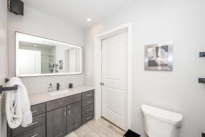 The 333 Suites - For 24 Guests