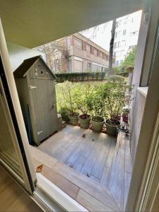 Elegant studio near transport and terrace