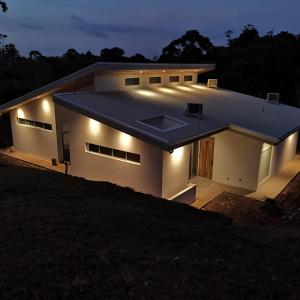 Modern Villa Exclusive Tropical Nature Retreat Rio Celeste 6 to 8 Guests