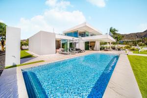 Luxury Villa with Heated Pool & Jacuzzi Near Costa Adeje Golf