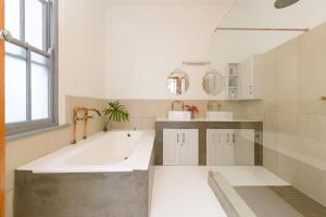 Authentic Cape Dutch Gem - Relax & Unwind