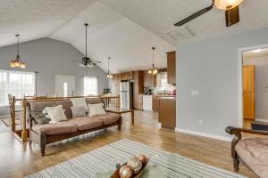 Near Tennessee River! Pet-Friendly Family Cottage!