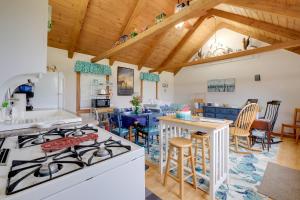 Historic Cottage on Horse Farm: FirePit & BBQ