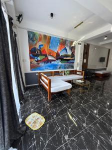 Dajon-6 Family Suite