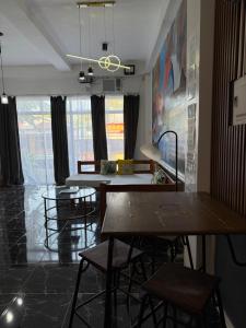 Dajon-6 Family Suite