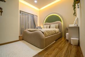 Luxurious 3BR with a pool table at Marina Walk