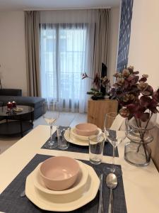 Boutique Apt with free swimming pool and parking