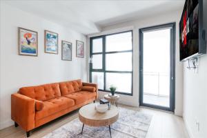 Santa Monica 1BR apt with Parking