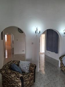 Lovely 3-bedroom house located near Oistins, close to beaches and Golf course