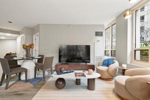 The Bernardin Gold Coast Luxury Apartments Near Magnificent Mile