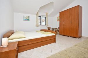 Apartments Ivan by the sea