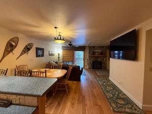 Ski In Out Snowflower 2BD Amazing Amenities