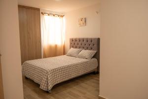 Beautiful view and pool, minutes from Cali