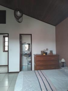 Large house 1 min from Porto da Barra and Manguinhos beach