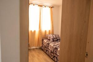 Beautiful view and pool, minutes from Cali