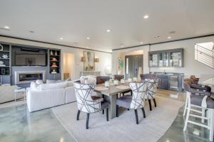 Private Pool and Slip Luxury Lake Hamilton Home!