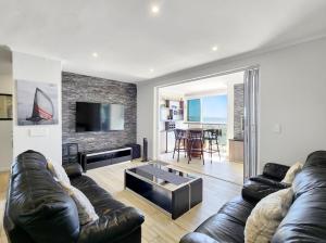 Neptune Isle Oceanfront 3-Bed with Pool