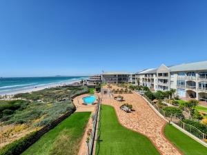 Neptune Isle Oceanfront 3-Bed with Pool