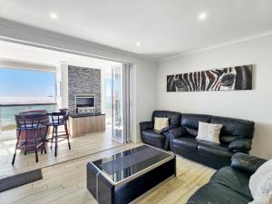 Neptune Isle Oceanfront 3-Bed with Pool