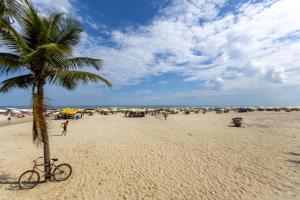 Apto com Garagem a 240m da Praia em Vila Mirim