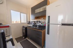 Apto com Garagem a 240m da Praia em Vila Mirim