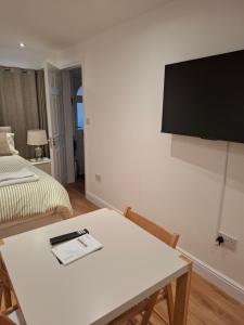 The Greenwood Guest Room