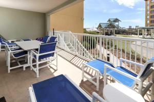 Azure 120 Large Gulf front condo