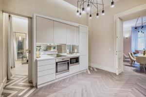 Luxe 3BED 3BATH Steps to New York Café & Szimpla Kert