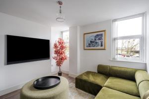 Luxurious 2 Bed Apartment with Free Parking, Sky Sports & Netflix, Chelmsford City
