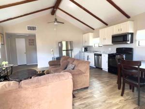 Adorable Central Casita-Close to Everything!