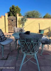 Adorable Central Casita-Close to Everything!