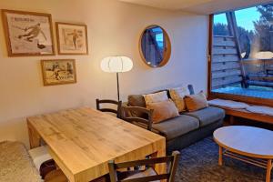 Cozy apartment with balcony and pool