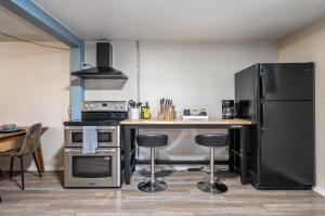 Bohemian Cozy 2-Bedroom Ideal Family Retreat