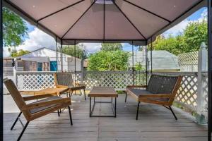 Bohemian Cozy 2-Bedroom Ideal Family Retreat