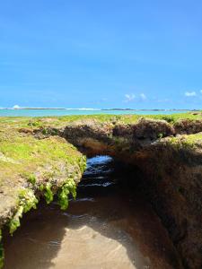 CASA de 02 suítes e 1 quarto, piscina e churrasqueira "casa maré alta"