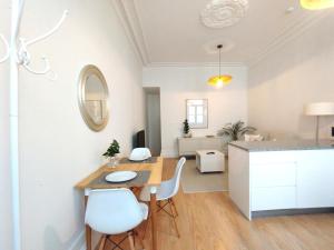 Elegant duplex, WiFi, Porto center