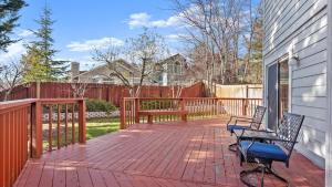 NEW Cityside Stay 3BR Family Retreat Near DT with Patio