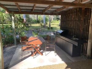 Iluka Rainforest Beach Shack Eco-Home