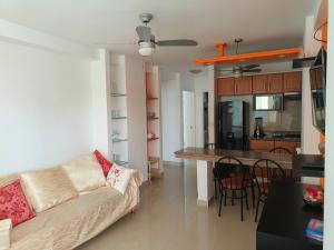 Apartamento grande enfrente del océano