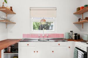 Yesterdaze - 5 North Tce, Port Elliot