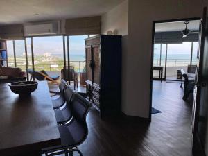 PALM PAVILION HUA HIN, APPARTEMENT 2 CHAMBRES avec TERRASSES SUR LA MER