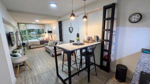 STUDIO EN EL CENTRO, 3 cuadras del centro cívico