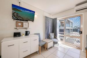 Shoreline Apartments - Unit 4b